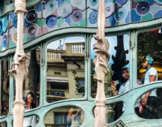 Descubre la Casa Batlló: Una joya surrealista del turismo en Barcelona diseñada por Gaudí